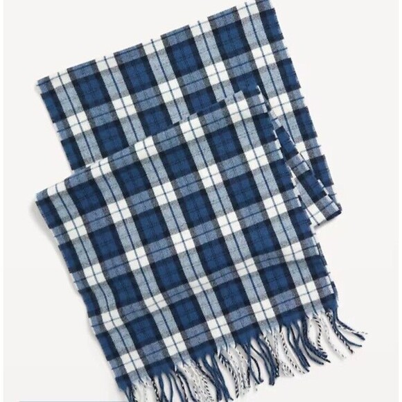 NWT Men's Old Navy Blue Plaid Flannel Scarf W/Fringe M2 - Picture 1 of 2